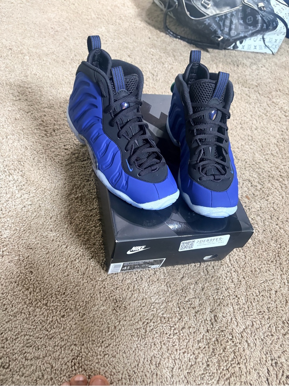 Nike Kids Blue and Black Foamposite Sneakers - Size 4.5 - Picture 9 of 16